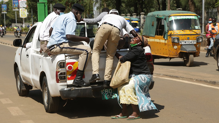 Hawker Beatrice Atieno being dragged by Kisumu askaris. PHOTO/COURTESY