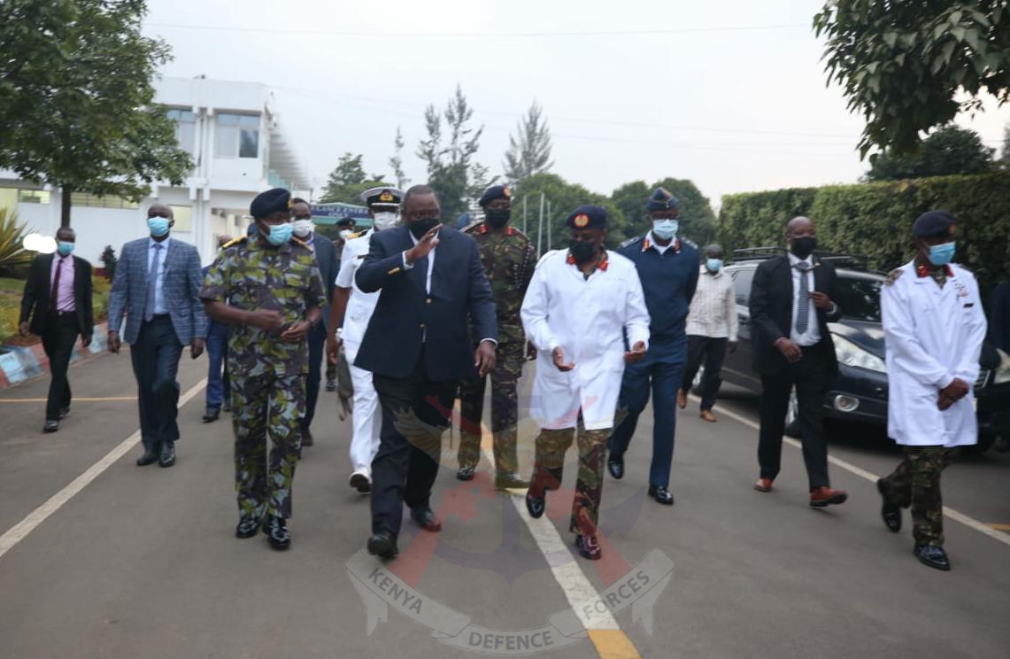 President Uhuru at the Defence Forces Memorial Hospital. PHOTO/KDF