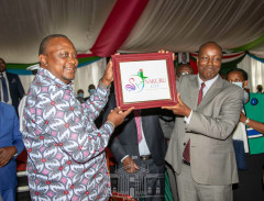 Uhuru Kenyatta and Lee Kinyanjui. PHOTO/COURTESY