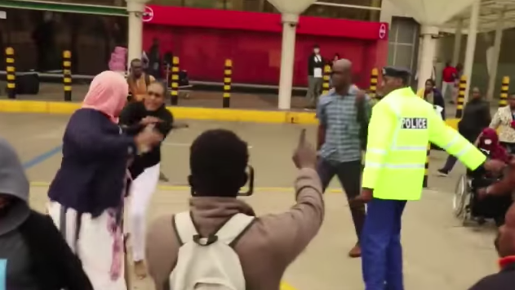 Nelly Chelagat confronting Salome at JKIA. PHOTO/SCREENGRAB