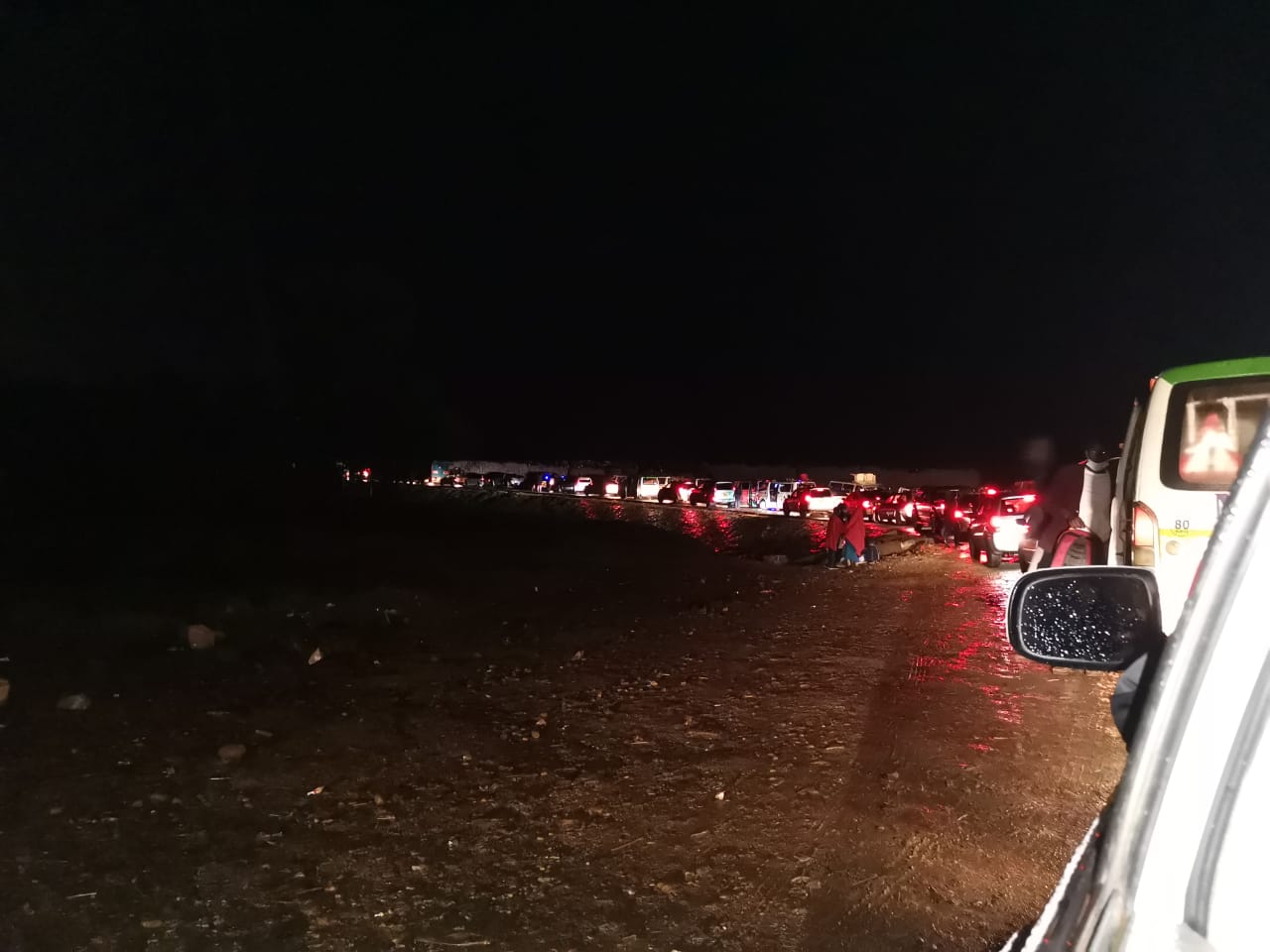 Traffi jam on Kisumu-Nairobi highway. PHOTO/TWITTER