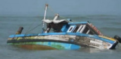 Capsizing Boat. PHOTO/TWITTER