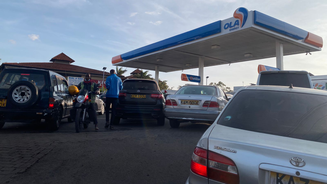 Motorists queueing at Ola petrol station along Langata Road. PHOTO/MAC OTANI