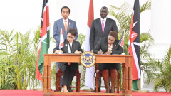 William Ruto and Joko Widodo witnessing the signing of an MOU between the Kenya Pharmacy and Poisons Board and the Indonesia Food and Drug Authority. PHOTO/COURTESY