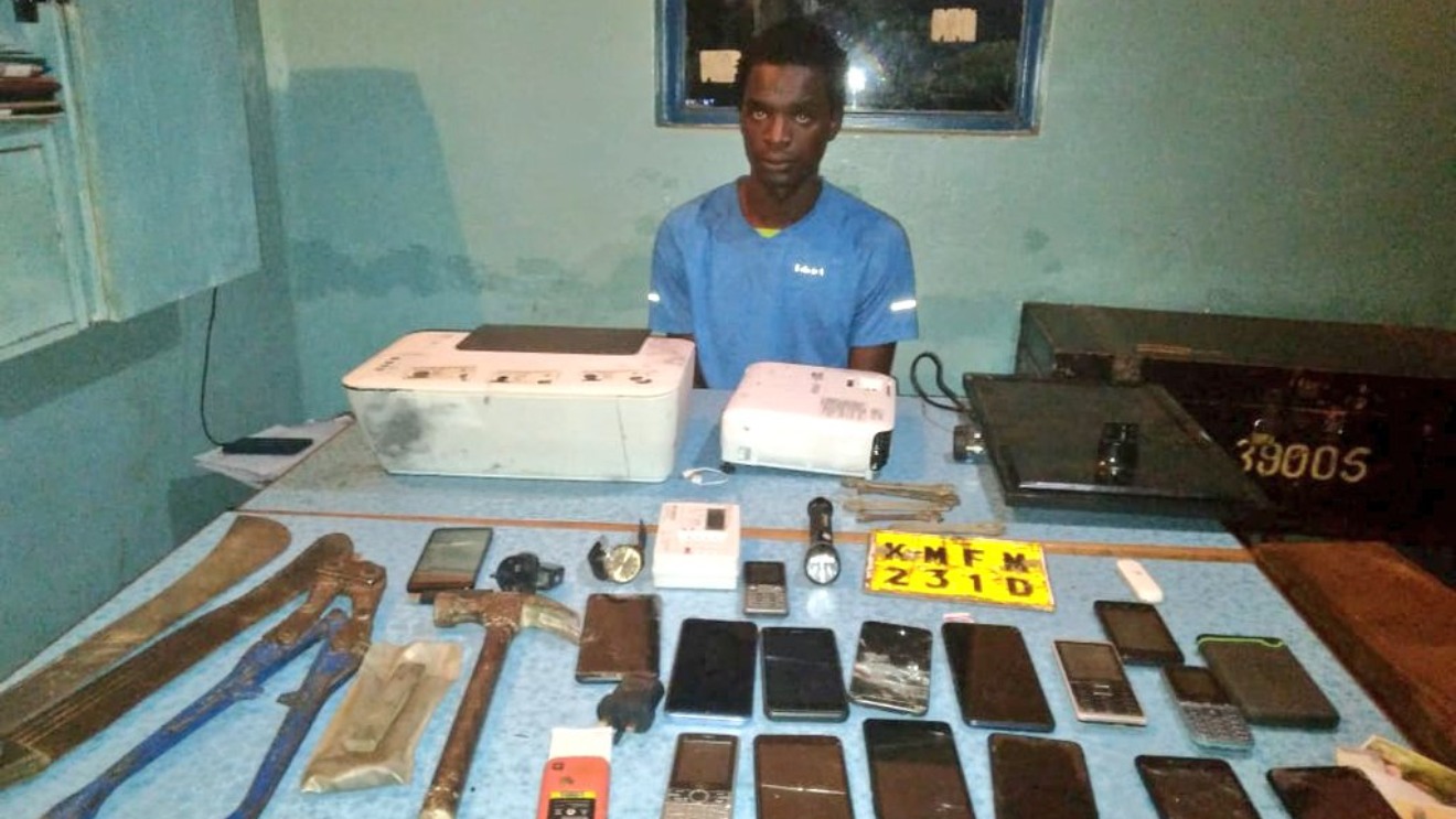 Key suspect in a cyber robbery incident in Siaya and stolen items recovered. PHOTO/DCI