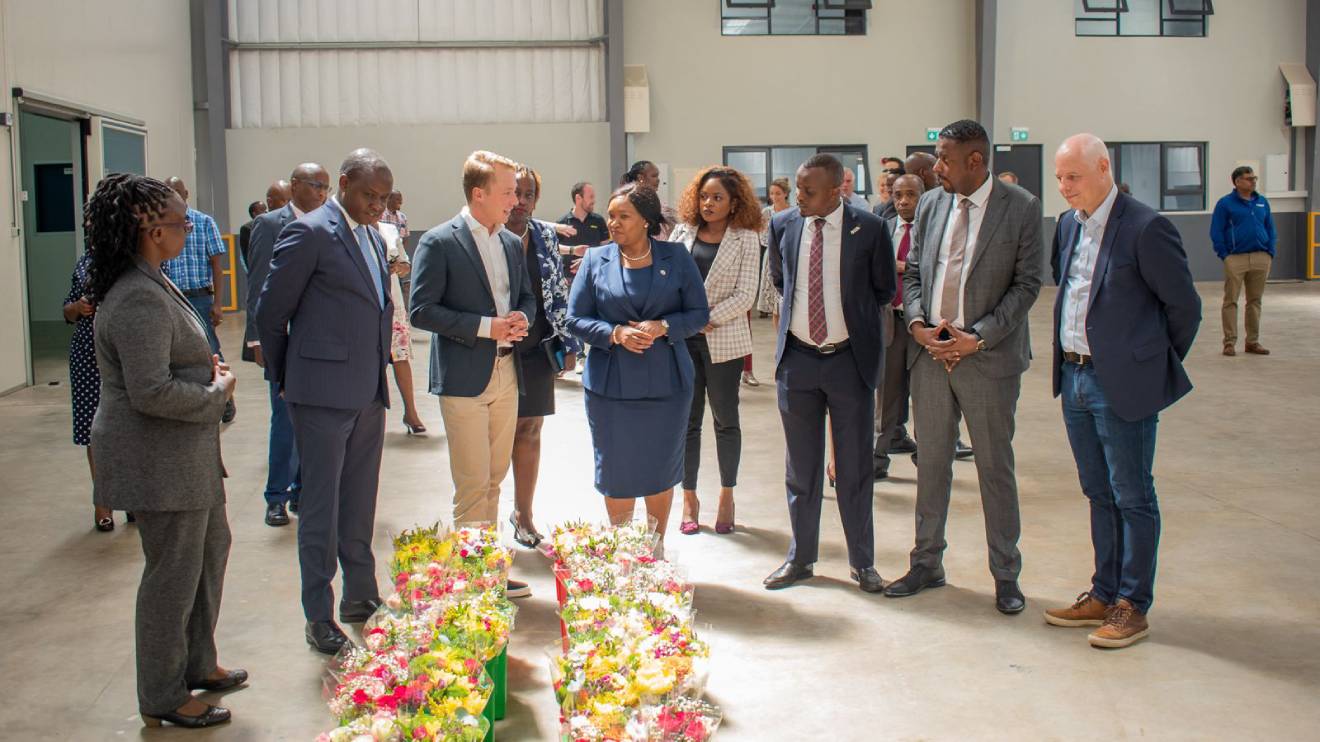 Rebecca Miano and officials from Packed at Source (PASA) cutting-edge flower packaging facility at Africa Logistics Properties (ALP). PHOTO/COURTESY