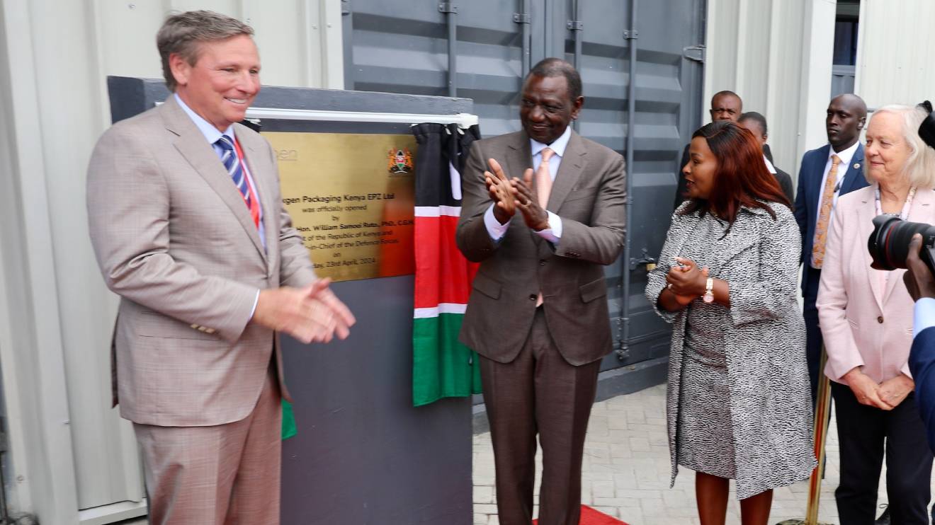 (L-R) Nextgen CEO Jim Welch, Presideint William Ruto, Machakos Governor Wavinya Ndeti and U.S. Ambassador to Kenya Meg Whitma. PHOTO/U.S. Embassy Nairobi