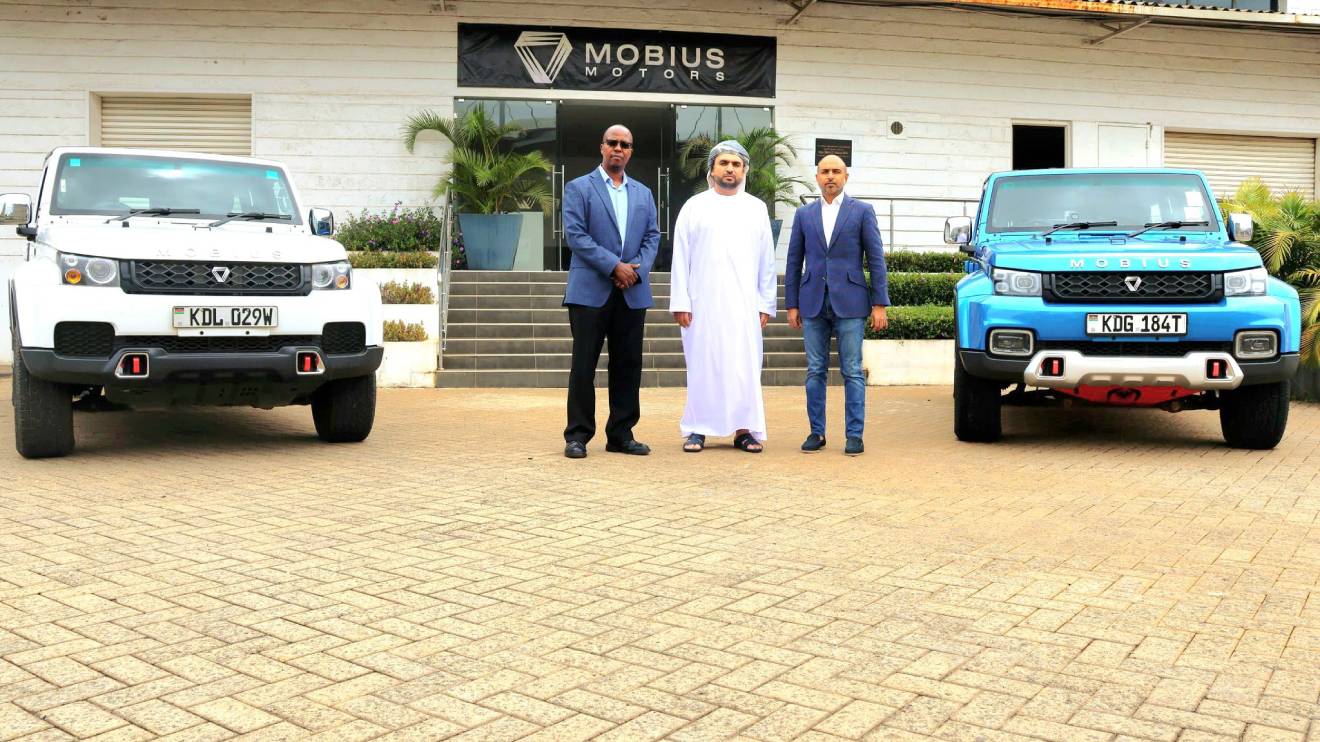 (L-R) John Kavila, Al Mardhoof Al Saadi (Silver Box) and Shabbir Jivanjee. PHOTO/COURTESY